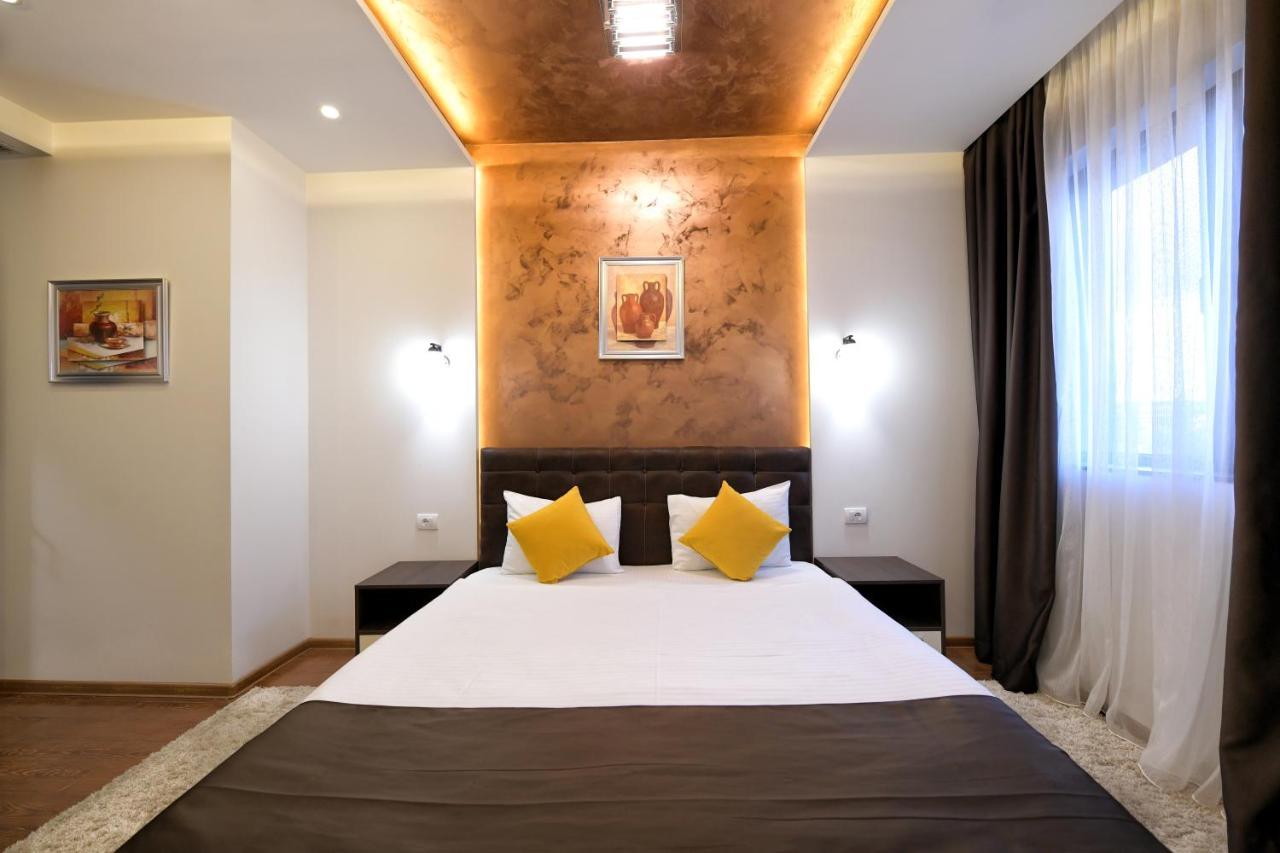 Garnet Hotel & Event Centar Ruma Bagian luar foto