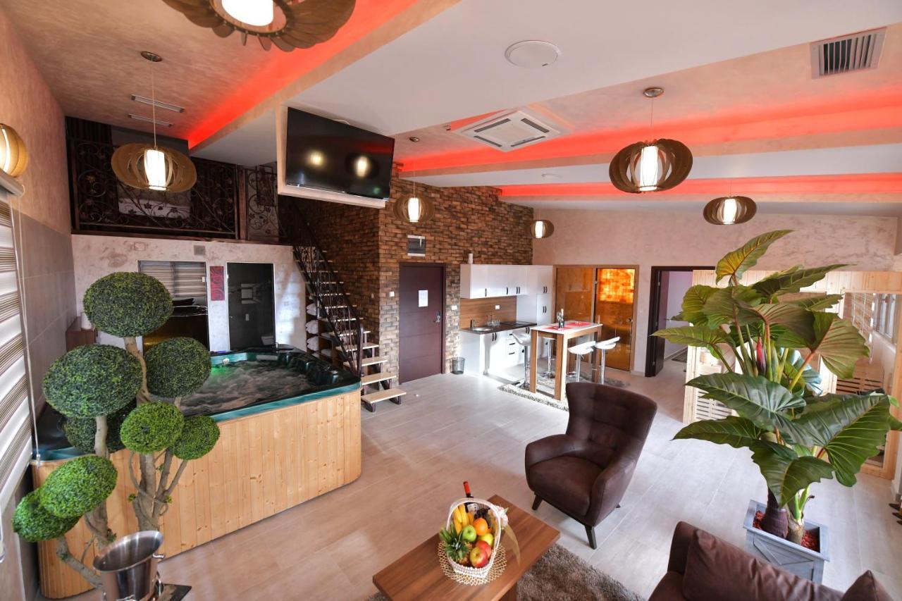 Garnet Hotel & Event Centar Ruma Bagian luar foto