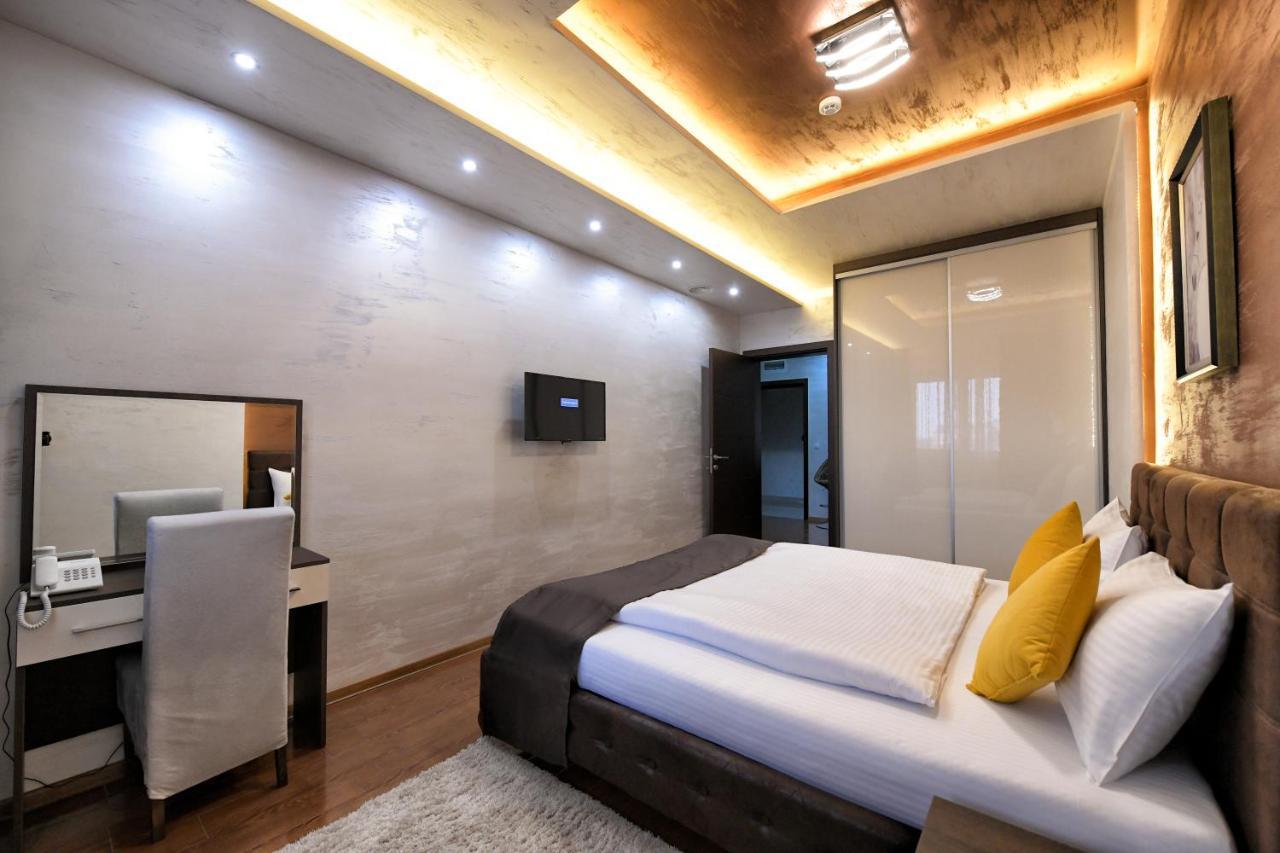 Garnet Hotel & Event Centar Ruma Bagian luar foto