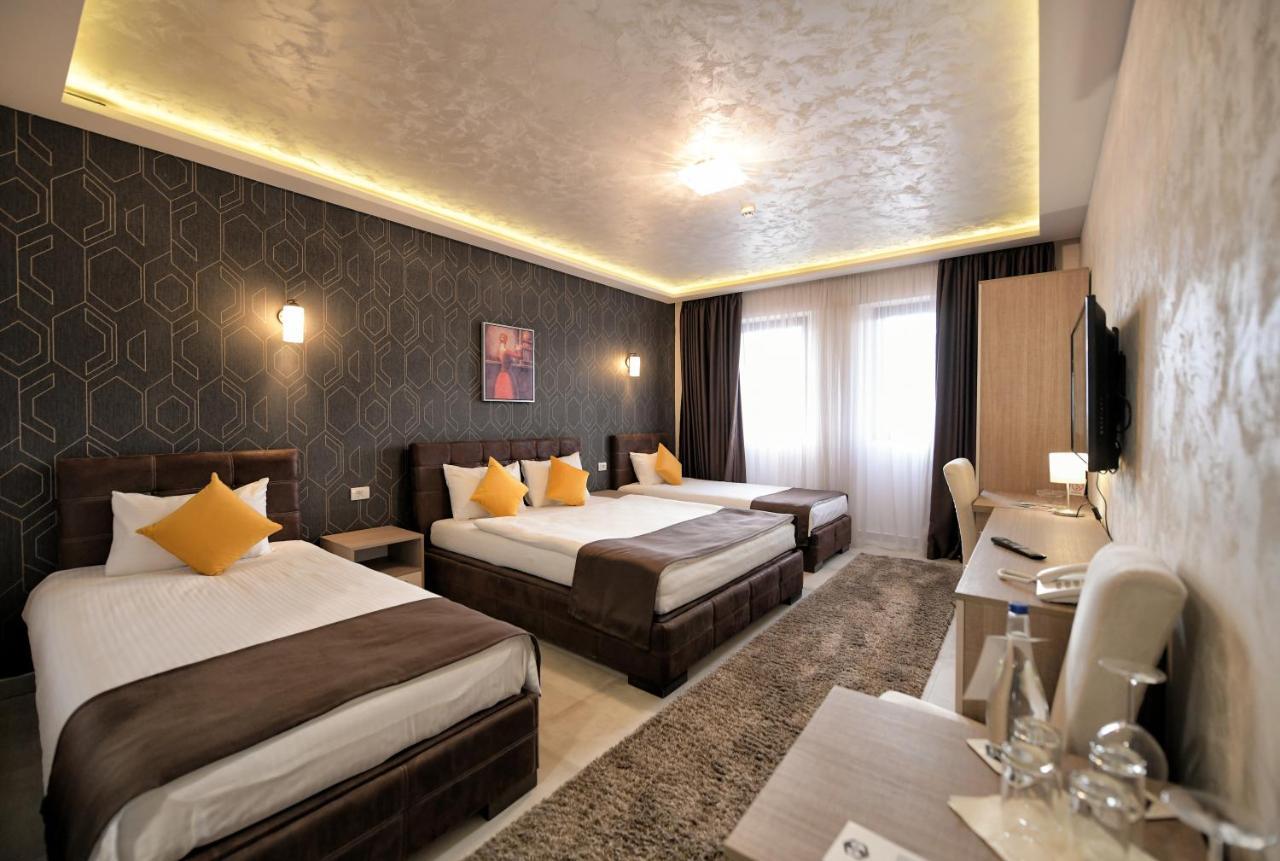 Garnet Hotel & Event Centar Ruma Bagian luar foto