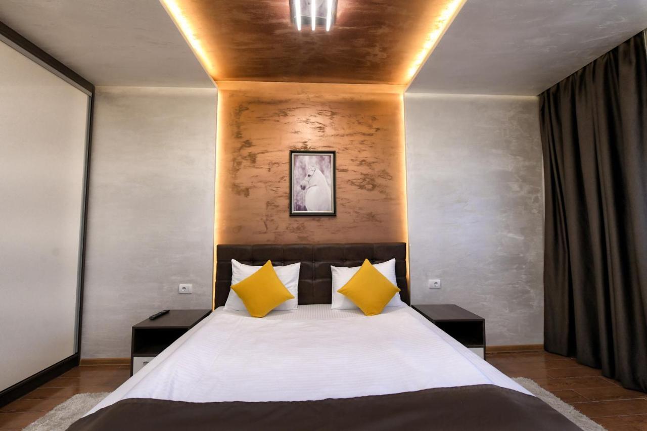 Garnet Hotel & Event Centar Ruma Bagian luar foto