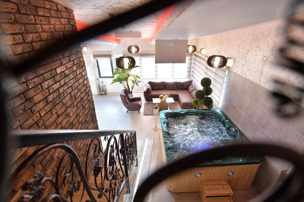 Garnet Hotel & Event Centar Ruma Bagian luar foto
