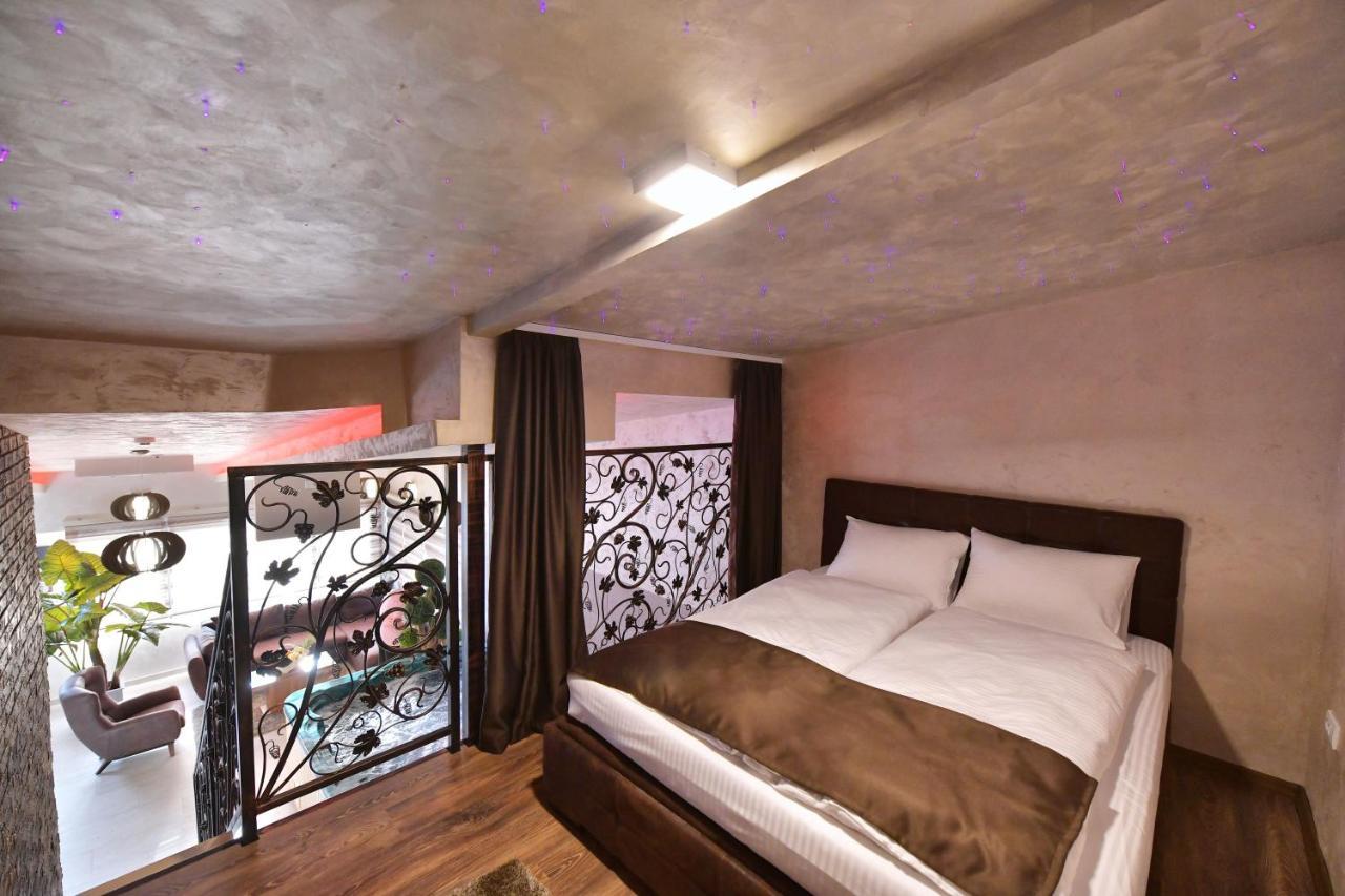 Garnet Hotel & Event Centar Ruma Bagian luar foto