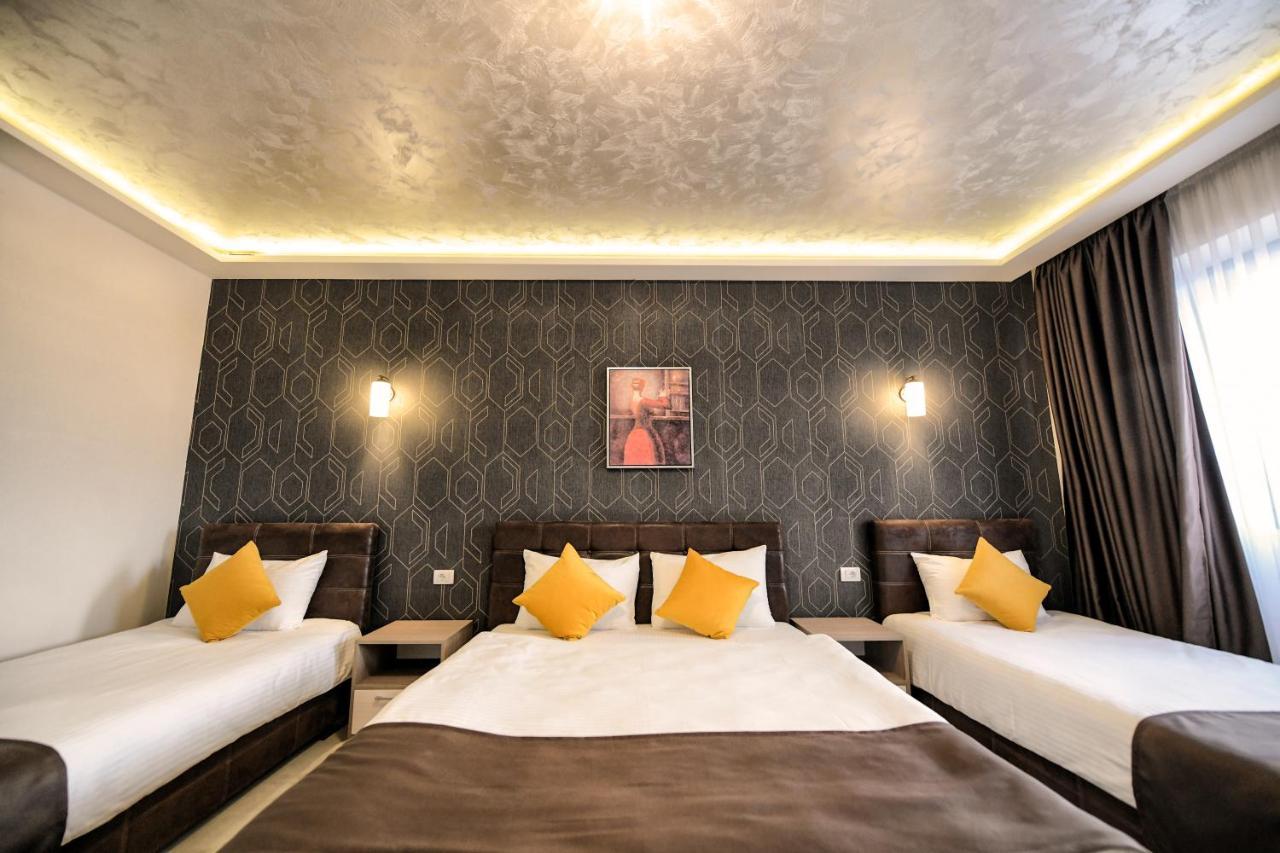 Garnet Hotel & Event Centar Ruma Bagian luar foto