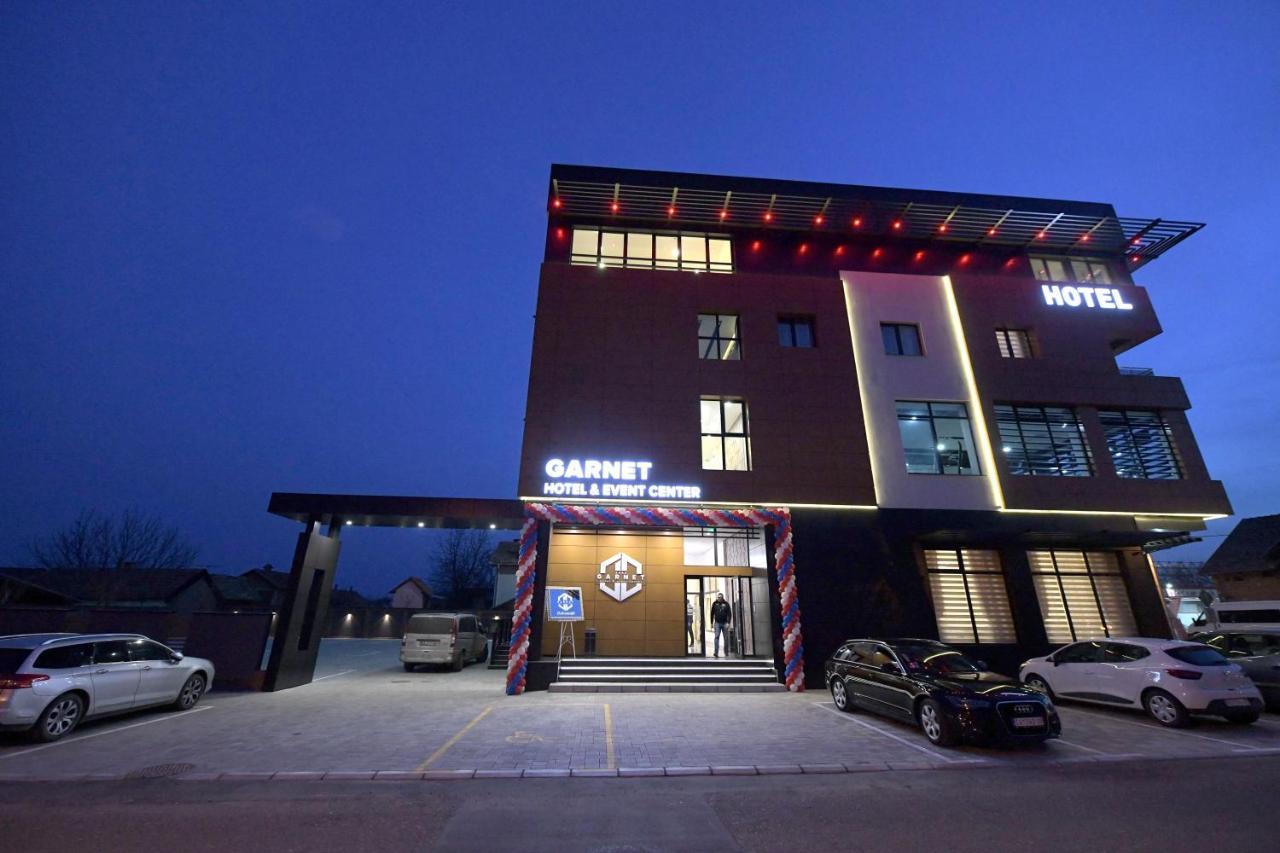 Garnet Hotel & Event Centar Ruma Bagian luar foto