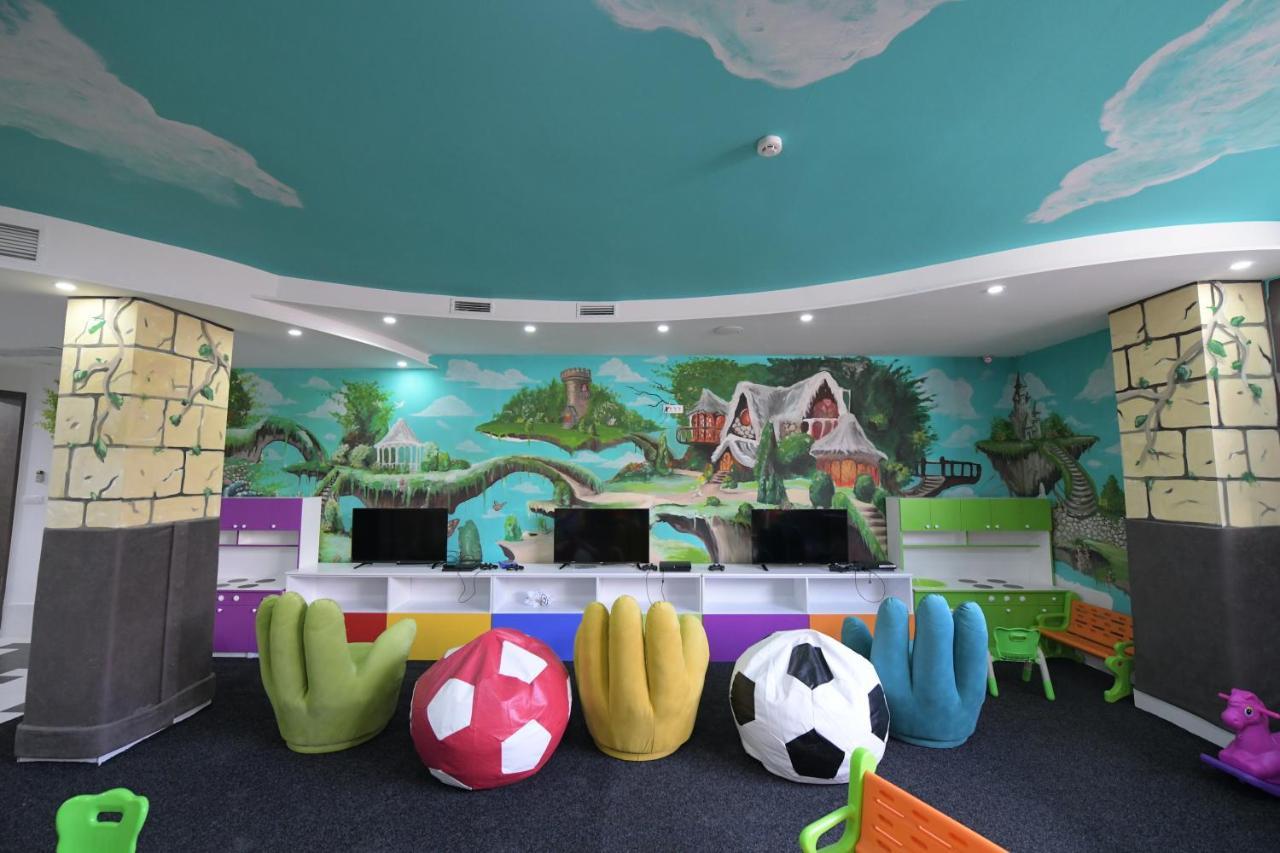 Garnet Hotel & Event Centar Ruma Bagian luar foto